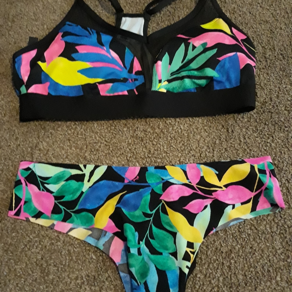 Victoria Secret Pink Medium Bra Set NWT